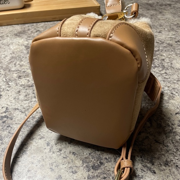 Tan Shearling-Trimmed Women's Bag

Soooo cute!! But small! - Picture 7 of 7